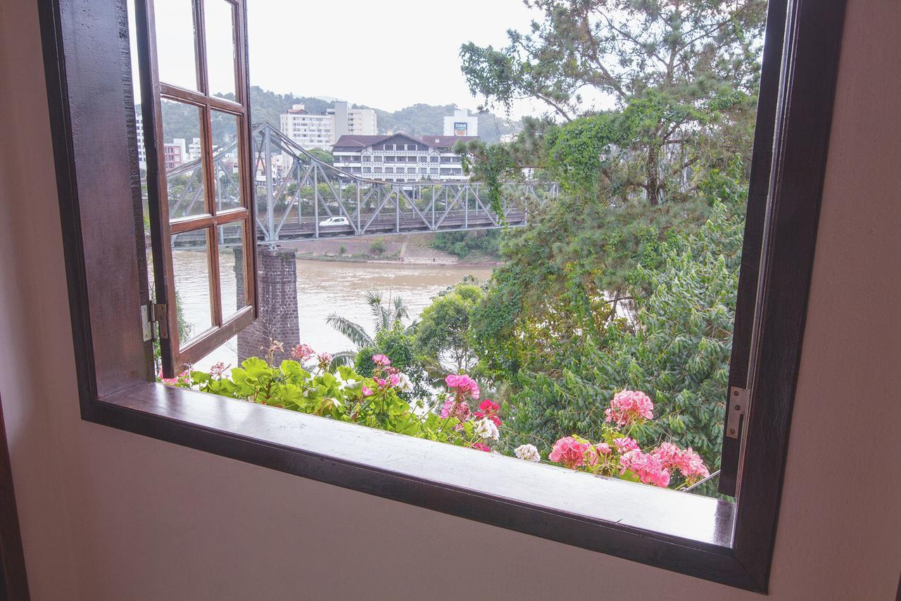 Hotel Blumenhof Блуменау Екстериор снимка